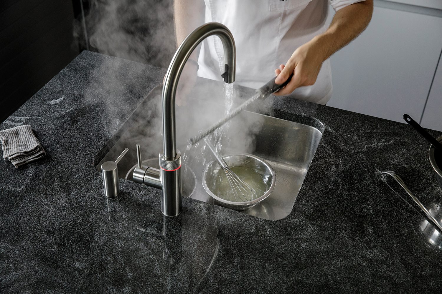 Benefits & Negatives of Boiling Water Tap | Kitchens